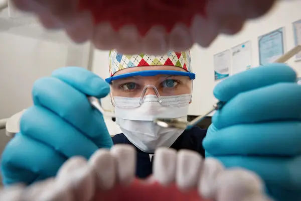 Corona o relleno dental perdido
